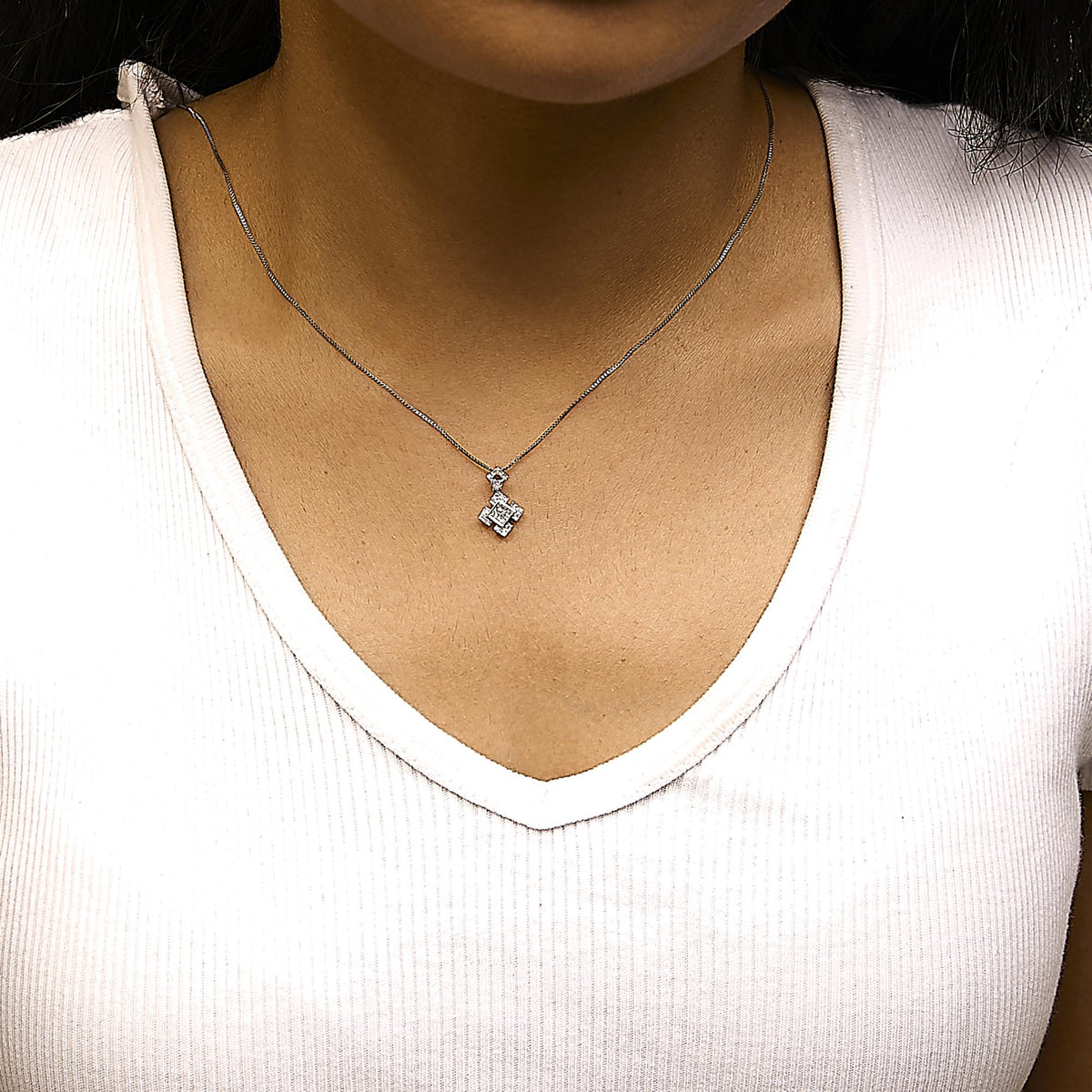 10K White Gold 1/5 Cttw Diamond Geometric Design Pendant Necklace